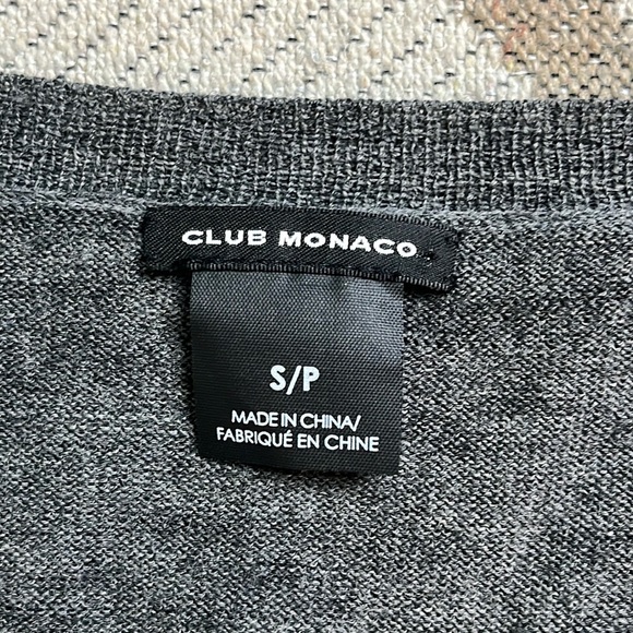 Club Monaco 100% merino wool v-neck diamond print argyle lightweight sweater - Picture 7 of 11